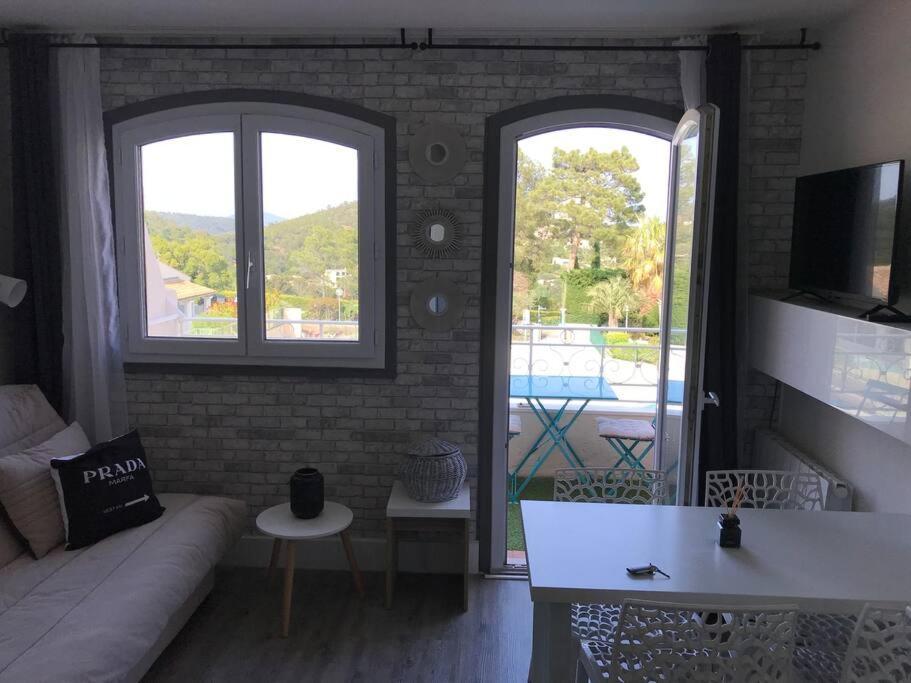 Les Issambres Superbe Studio Avec Terrasse Рокбрюн-сюр-Аржан Экстерьер фото